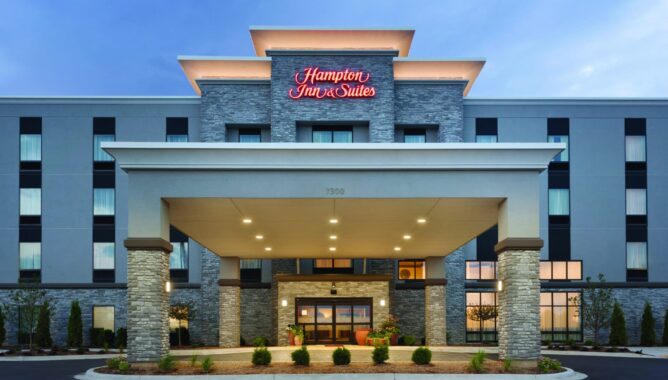 Hampton Inn & Suites